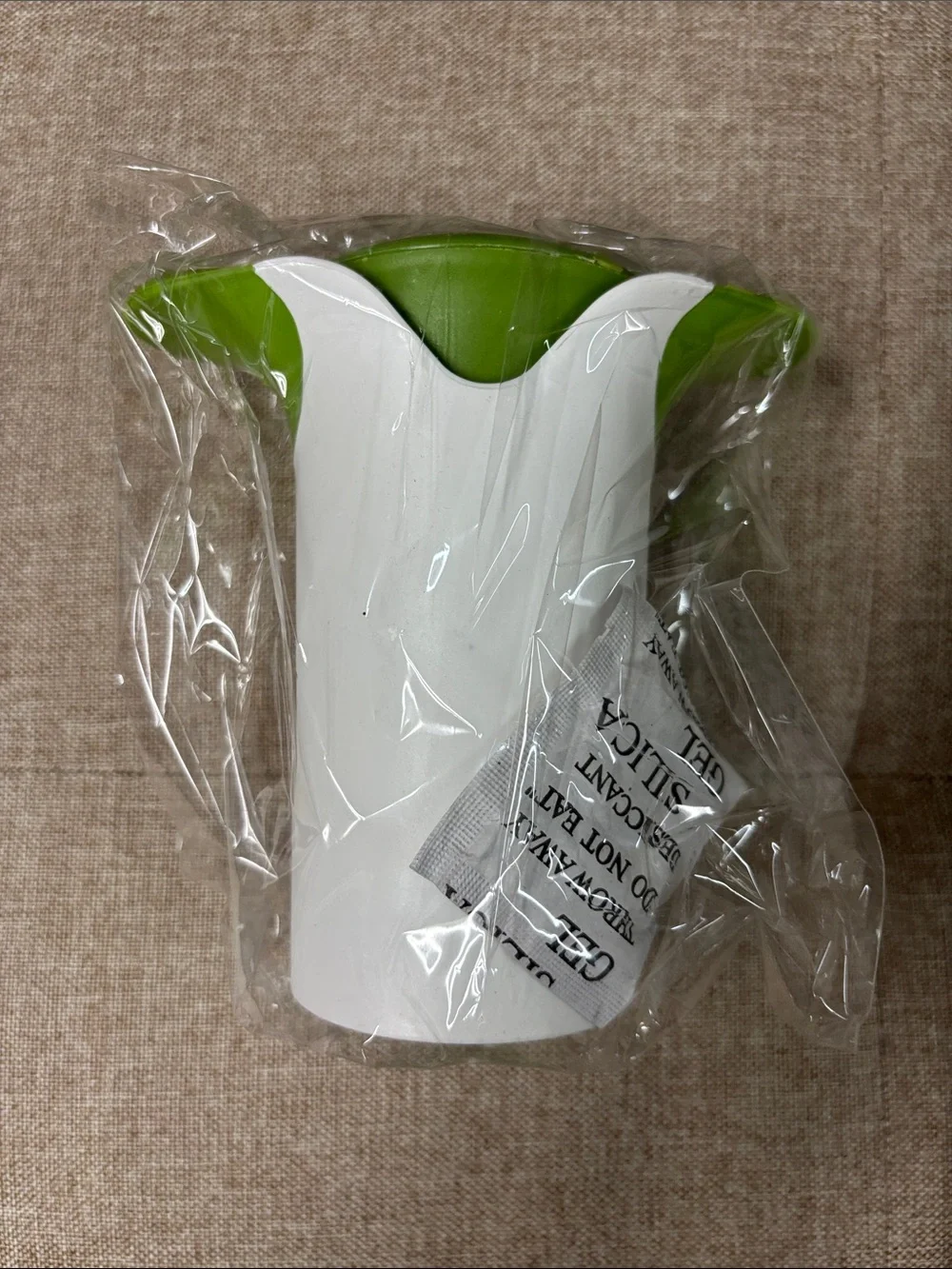 gia's KITCHEN Veggie Wedgie Slicer - White & Green